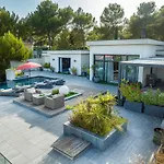 A Prestigious With 2 Swimming Pools And 1 In The South Of France Βίλα *
