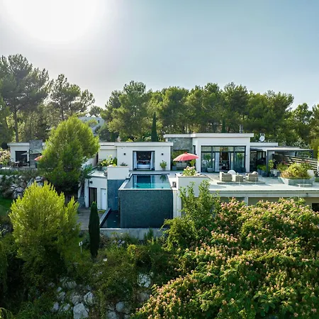 A Prestigious With 2 Swimming Pools And 1 In The South Of France Saint-Gely-du-Fesc