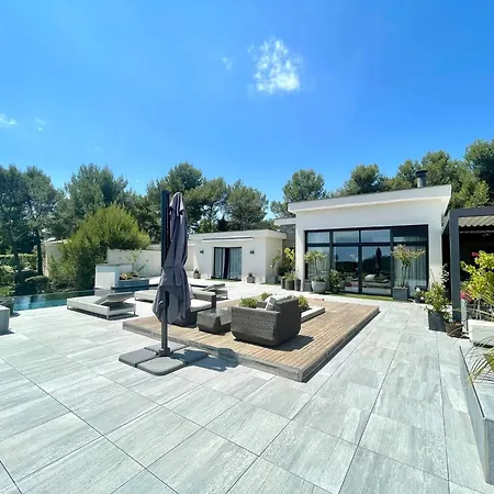 Villa A Prestigious With 2 Swimming Pools And 1 In The South Of France