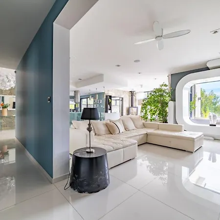 A Prestigious With 2 Swimming Pools And 1 In The South Of France * Saint-Gely-du-Fesc