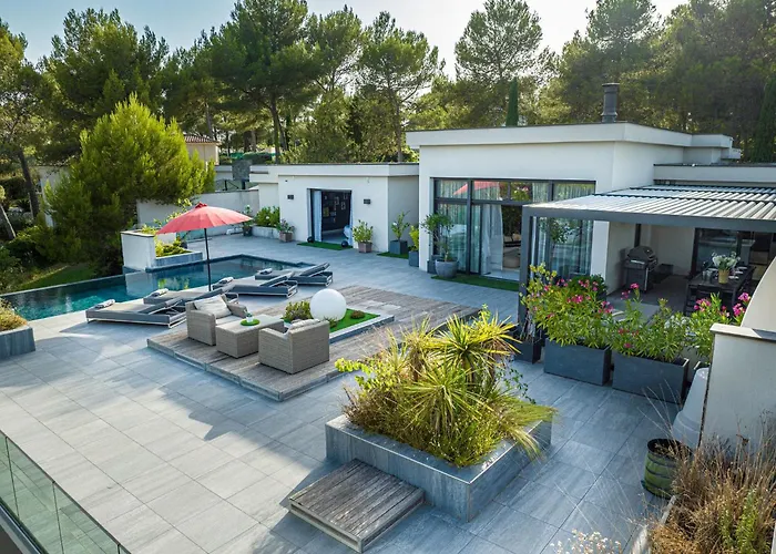A Prestigious With 2 Swimming Pools And 1 In The South Of France Villa *