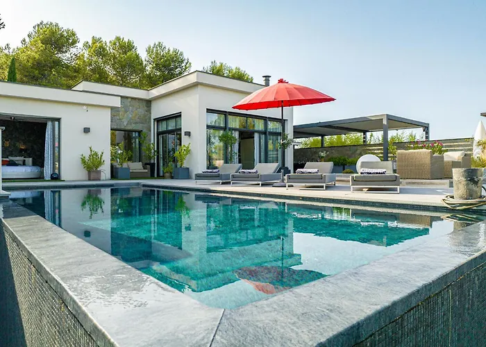 A Prestigious With 2 Swimming Pools And 1 In The South Of France * Saint-Gely-du-Fesc
