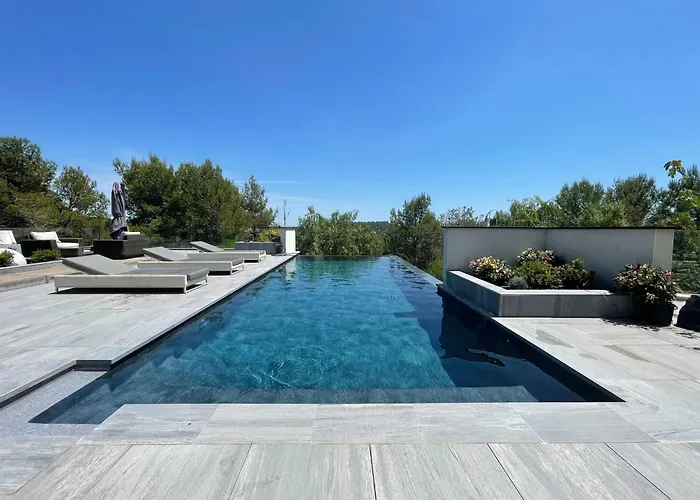 Villa A Prestigious With 2 Swimming Pools And 1 In The South Of France *