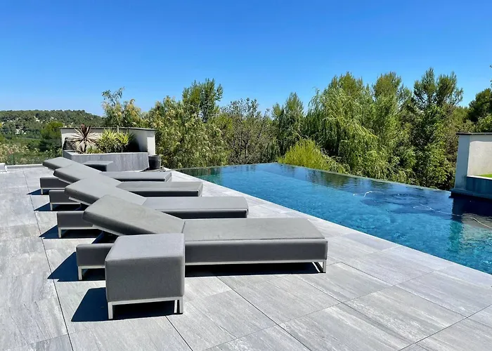 A Prestigious With 2 Swimming Pools And 1 In The South Of France Villa *