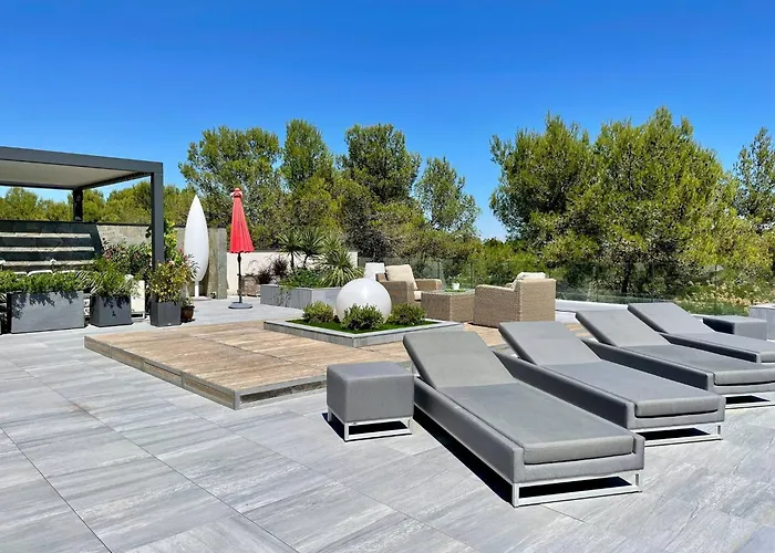 Villa A Prestigious With 2 Swimming Pools And 1 In The South Of France