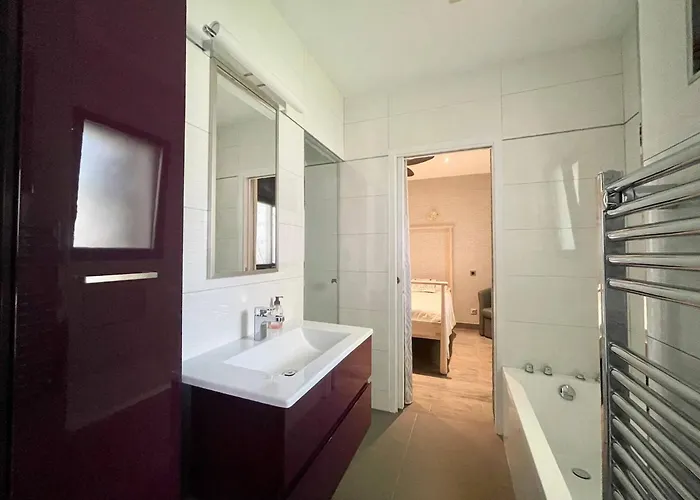 Villa A Prestigious With 2 Swimming Pools And 1 In The South Of France *