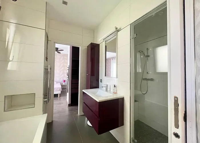 A Prestigious With 2 Swimming Pools And 1 In The South Of France * Saint-Gely-du-Fesc