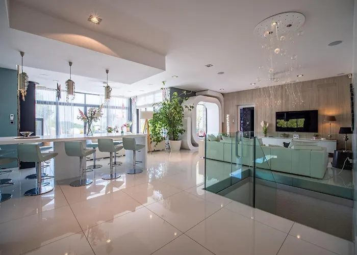 Villa A Prestigious With 2 Swimming Pools And 1 In The South Of France