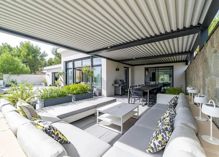 A Prestigious With 2 Swimming Pools And 1 In The South Of France *