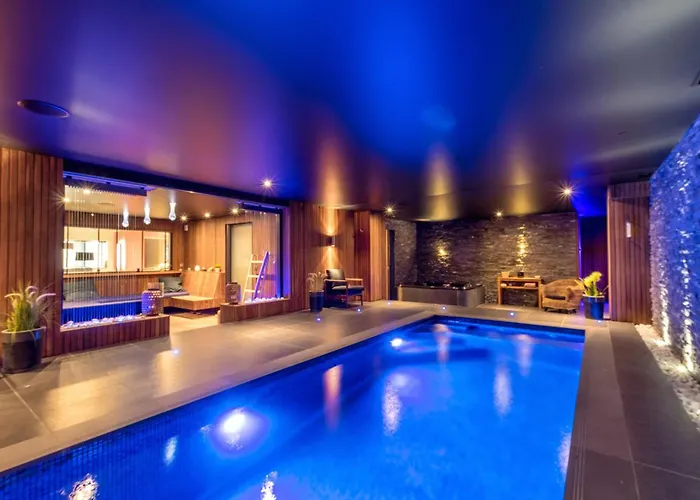 Villa A Prestigious With 2 Swimming Pools And 1 In The South Of France