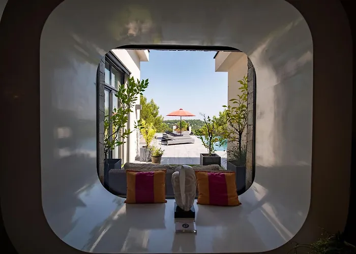 A Prestigious With 2 Swimming Pools And 1 In The South Of France