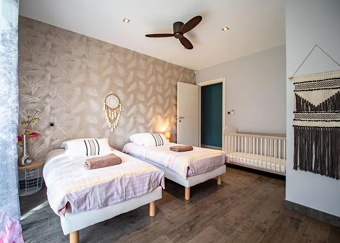 A Prestigious With 2 Swimming Pools And 1 In The South Of France